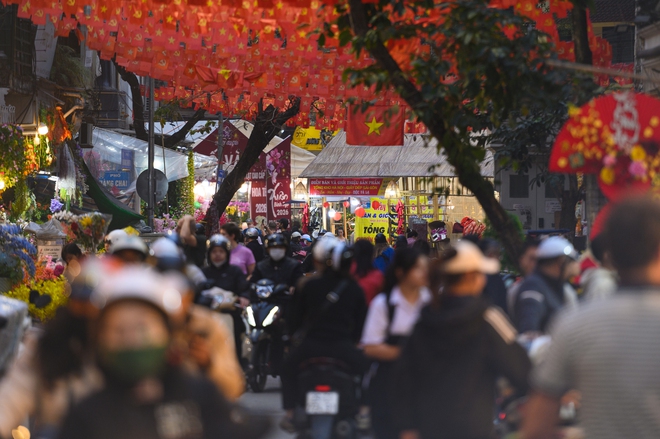 26 Tết rồi, ra mà xem Hà Nội đã đổi khác cỡ này! - Ảnh 11.
