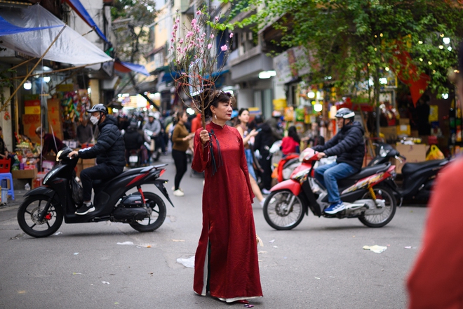 26 Tết rồi, ra mà xem Hà Nội đã đổi khác cỡ này! - Ảnh 18.