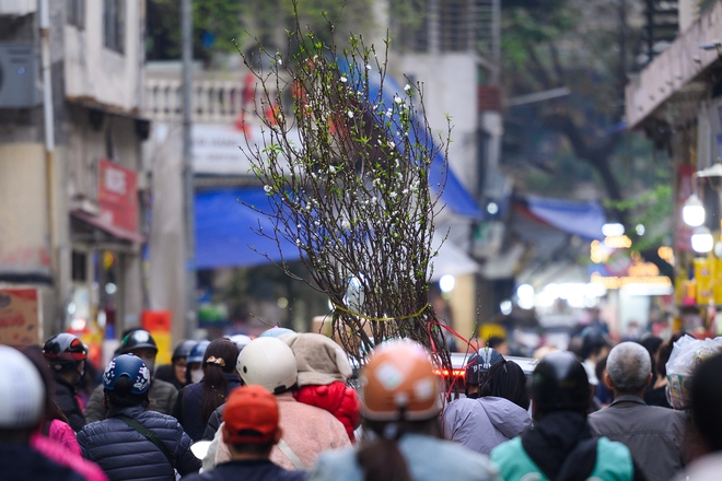 26 Tết rồi, ra mà xem Hà Nội đã đổi khác cỡ này! - Ảnh 24.