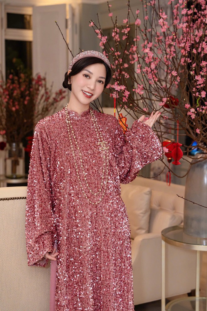 "Check-in" penthouse, biệt thự hội nhà giàu 27 Tết: Đường đua trang trí Tết chính thức tăng tốc! - Ảnh 7.