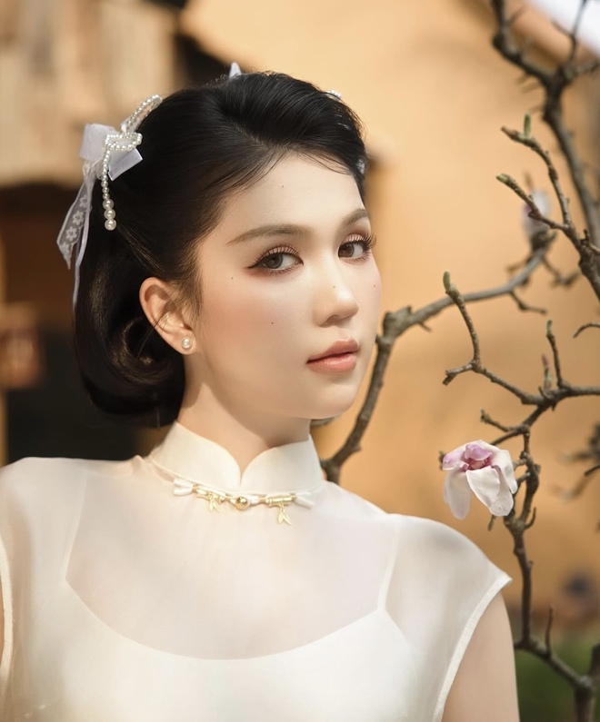 Ngọc Trinh mà sao ai nhìn cũng ra Bạch Lộc- Ảnh 8.