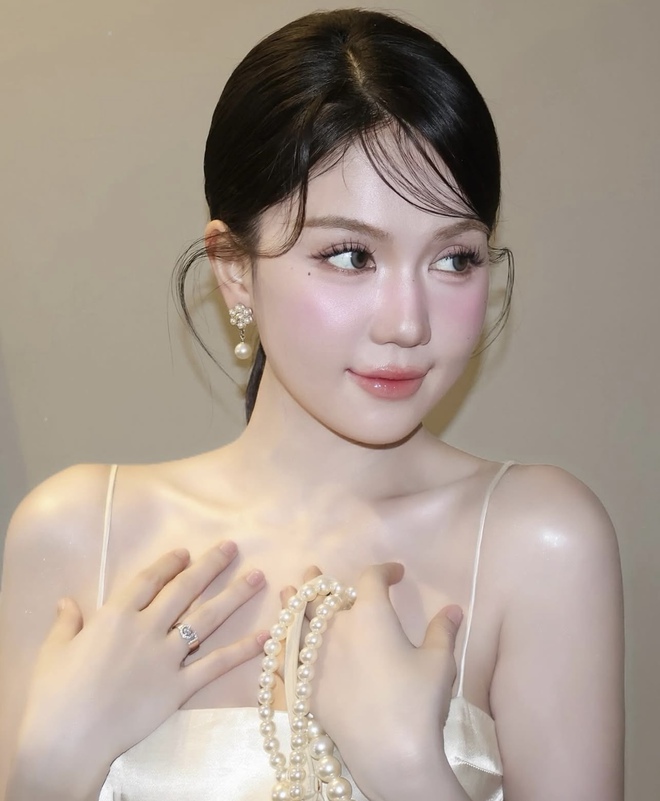 Ngọc Trinh mà sao ai nhìn cũng ra Bạch Lộc- Ảnh 9.