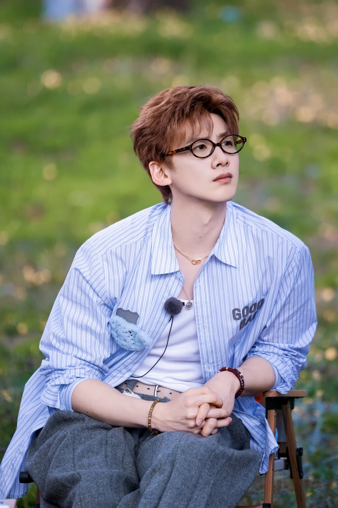 Cặp tình nhân showbiz lạ nhất Valentine: Nhà gái đeo nhẫn ngón áp út - thay 3 ảnh đôi, nhà trai thì im re- Ảnh 7.