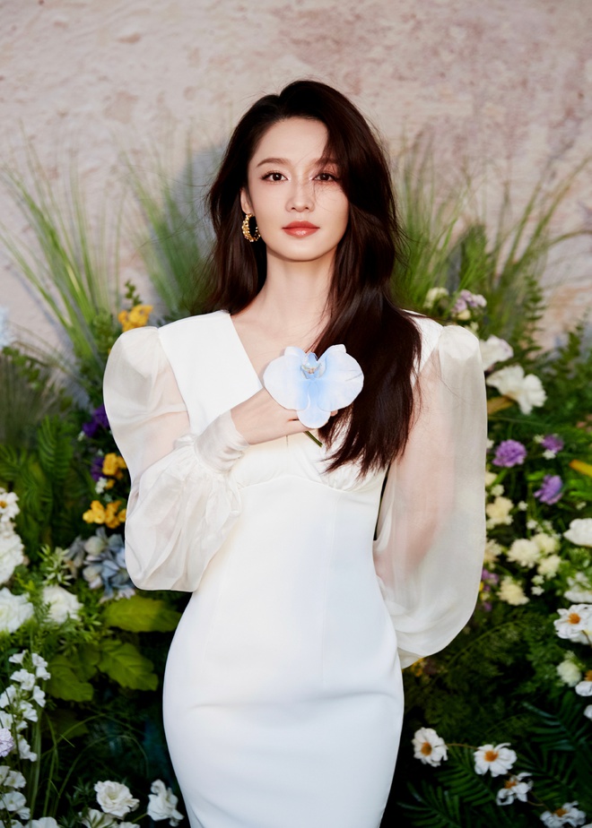 4 "gái đẹp showbiz" tuổi Ngọ đắt giá: Visual là tuyệt tác của thế kỷ, yêu toàn nam thần nhưng vẫn chưa chịu lấy chồng- Ảnh 5.