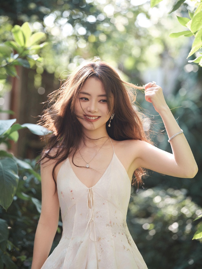 4 "gái đẹp showbiz" tuổi Ngọ đắt giá: Visual là tuyệt tác của thế kỷ, yêu toàn nam thần nhưng vẫn chưa chịu lấy chồng- Ảnh 4.