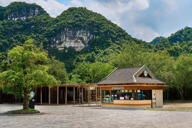 Đại chiến "view triệu đô" giữa lòng Tràng An: Highlands và Starbucks ai cũng đẹp nhưng chi tiết này mới quyết định kẻ thắng thế - Ảnh 9.