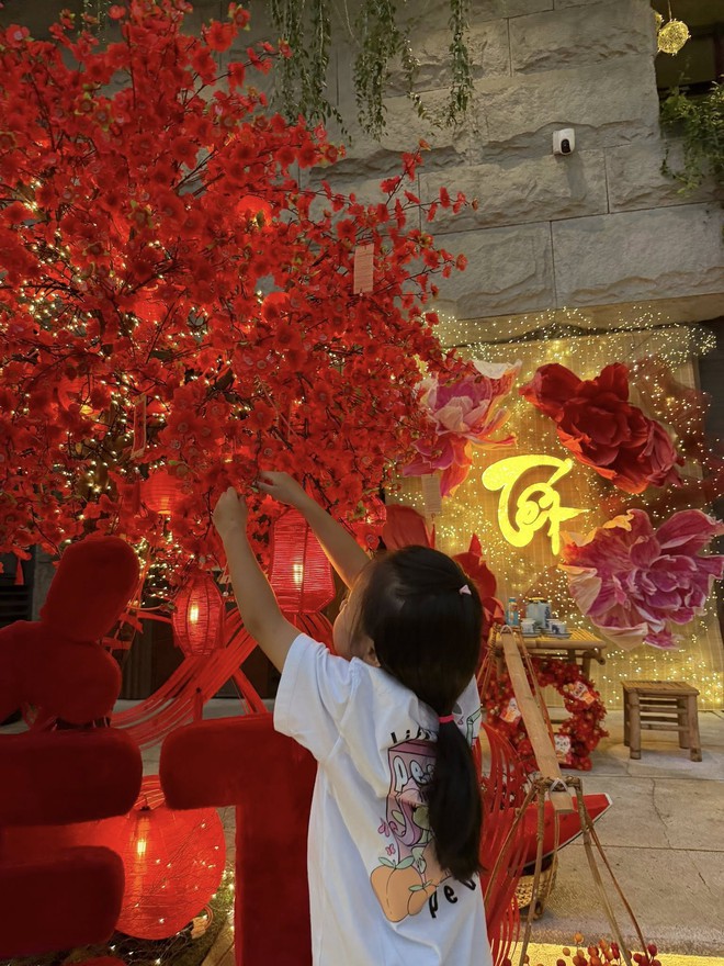 Vợ chồng Cường Đô La ăn Tết siêu hoành tráng- Ảnh 5. Vợ chồng Cường Đô La ăn Tết siêu hoành tráng- Ảnh 5.