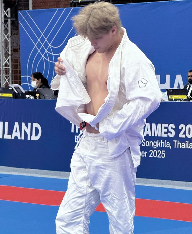 Phỏng vấn Tiển Triển - Hot boy 6 múi viral khắp cõi mạng: "Mồ hôi và máu trên sàn đấu dạy tôi sự bền bỉ" - Ảnh 5.