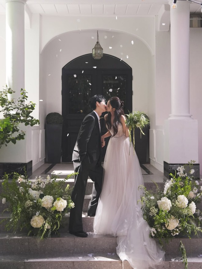 Tin vui ngày 28 Tết: Cặp ca sĩ - quản lý quán cafe bất ngờ tung ảnh cưới, hé lộ luôn ngày lên xe hoa- Ảnh 9.