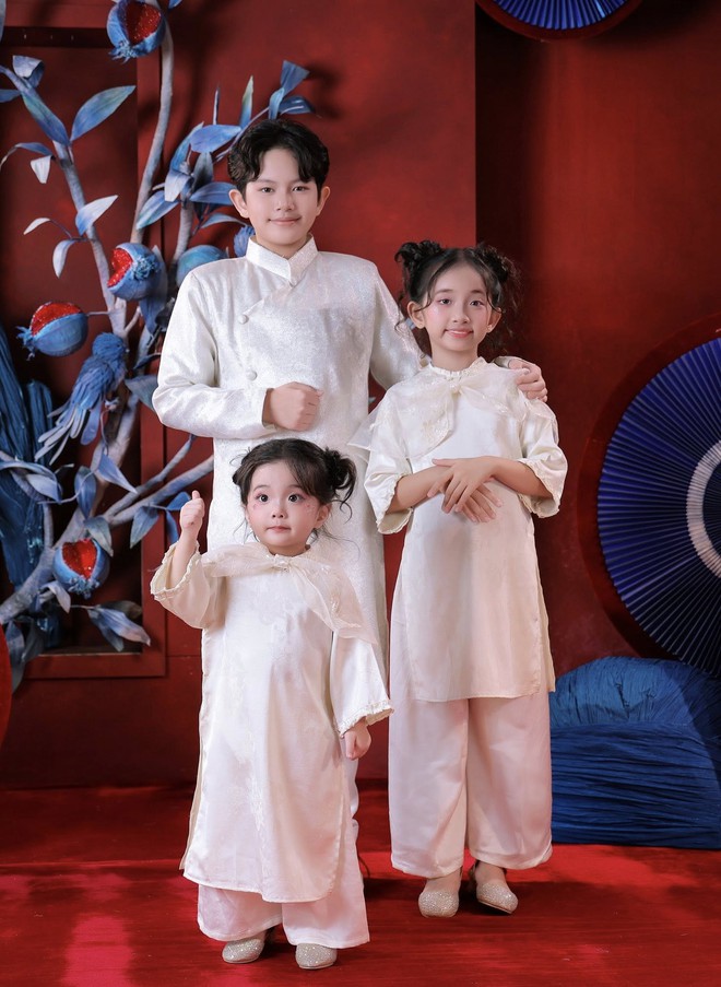 "Lên con nhạc Tết" cho Lisa-Anna nhà Khánh Thi - Phan Hiển: Visual tiểu công chúa xinh quá đi mất, nhảy cũng cực yêu - Ảnh 4.