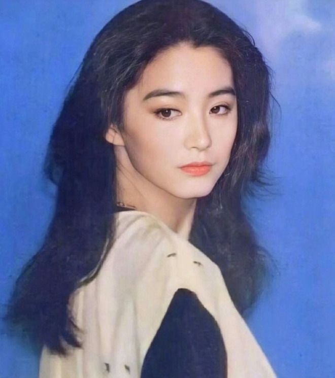 Minh tinh tuổi Ngựa "50 năm có một" được mai mối cho tỷ phú, giờ ở biệt phủ 5.500m2, có cả máy bay riêng- Ảnh 1.