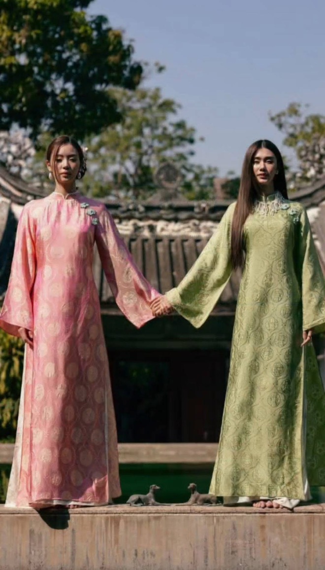 Ồn ào: Couple nổi tiếng Thái Lan gọi áo dài Việt Nam là trang phục truyền thống Trung Hoa trong bài chúc Tết tiếng Trung- Ảnh 4. Ồn ào: Couple nổi tiếng Thái Lan gọi áo dài Việt Nam là trang phục truyền thống Trung Hoa trong bài chúc Tết tiếng Trung- Ảnh 4.