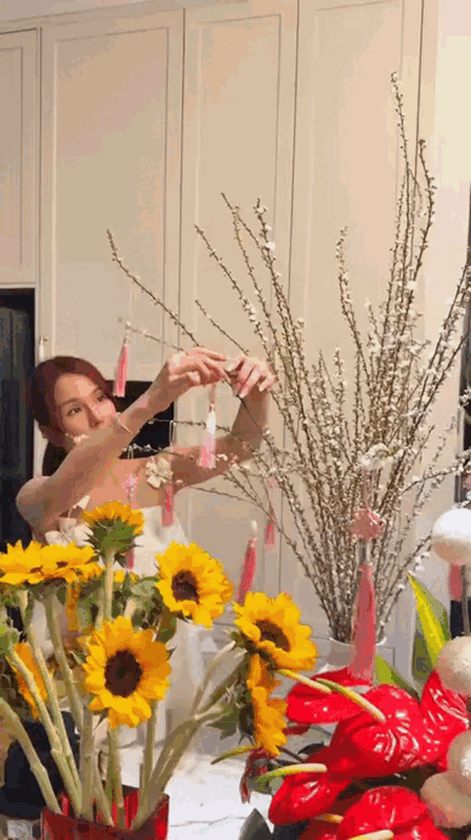 Diệp Lâm Anh cắm hoa Tết khiến 3 triệu người dụi mắt: “Sao bảo ông trời không cho ai tất cả?” - Ảnh 5.