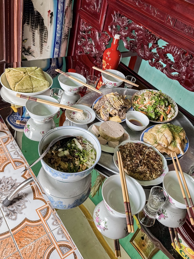 29 Tết, loạt siêu phẩm cơm tất niên trình làng: Hà Tĩnh cúng mực, Hải Phòng có chả rươi- Ảnh 4.