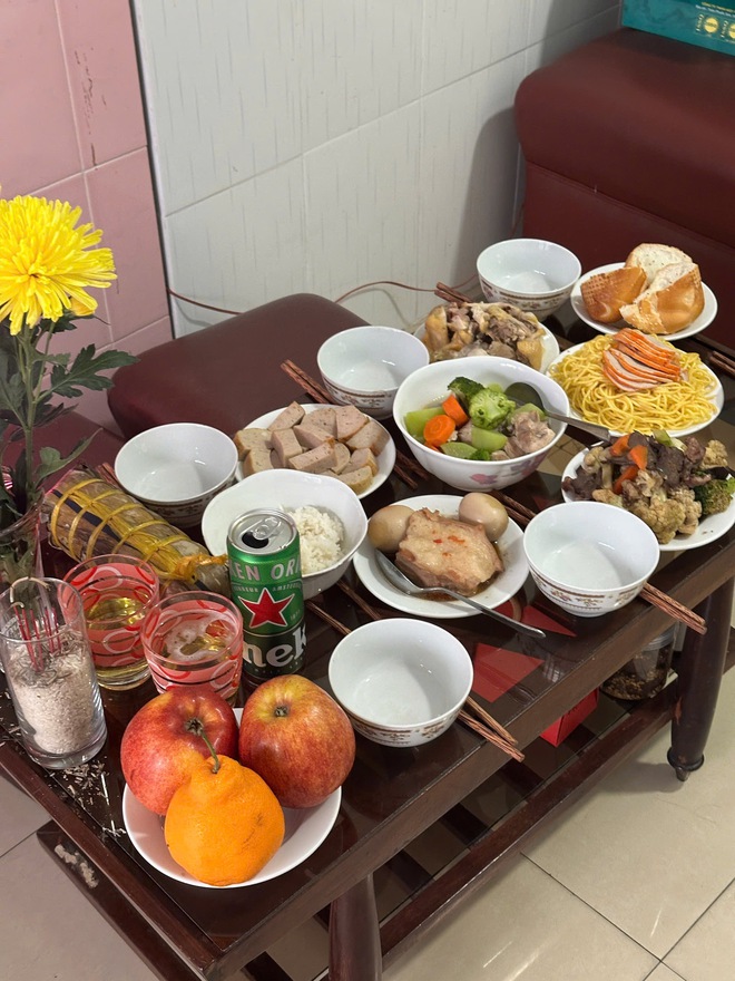 29 Tết, loạt siêu phẩm cơm tất niên trình làng: Hà Tĩnh cúng mực, Hải Phòng có chả rươi- Ảnh 13.