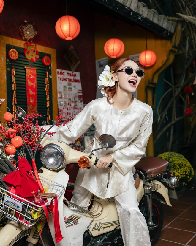 29 Tết MXH ngập ảnh dàn sao Việt diện áo bà ba, không khí xốn xang vui quá chừng!- Ảnh 1.