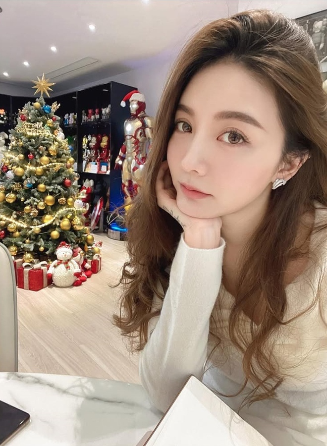 Bất ngờ mùng 1 Tết: Nữ diễn viên biến mất khỏi showbiz suốt 2 năm... nay công khai chồng và con trai 2 tuổi- Ảnh 3.