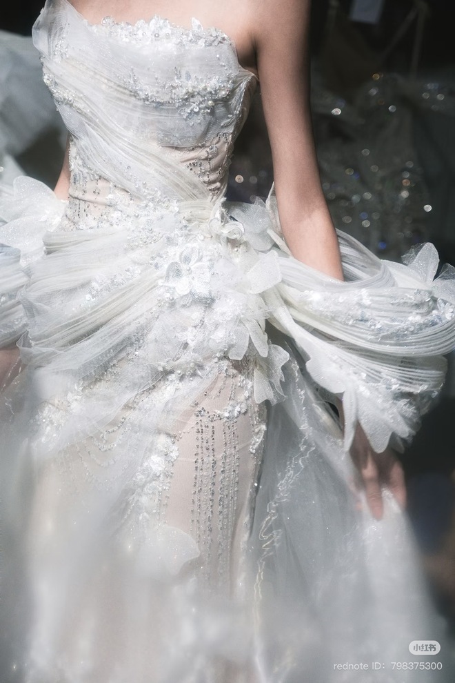 “Mã” Đáo Thành Công: Thời trang Việt Nam đang phi nước đại trên những đại lộ lớn nhất thế giới- Ảnh 12. “Mã” Đáo Thành Công: Thời trang Việt Nam đang phi nước đại trên những đại lộ lớn nhất thế giới- Ảnh 12.