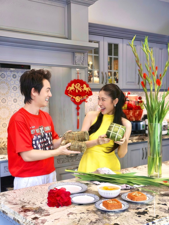 Nghệ sĩ Việt đón Tết 2026: Decor nhà đẹp như tranh, góc nào cũng có thể trở thành background "sống ảo"- Ảnh 16.