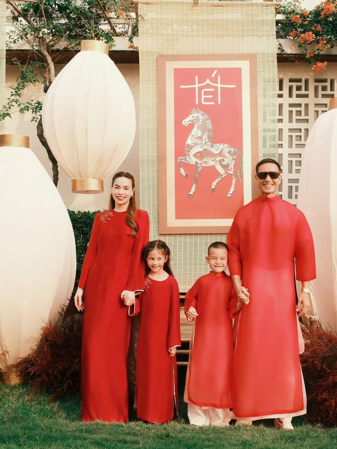 Nghệ sĩ Việt đón Tết 2026: Decor nhà đẹp như tranh, góc nào cũng có thể trở thành background "sống ảo"- Ảnh 1.