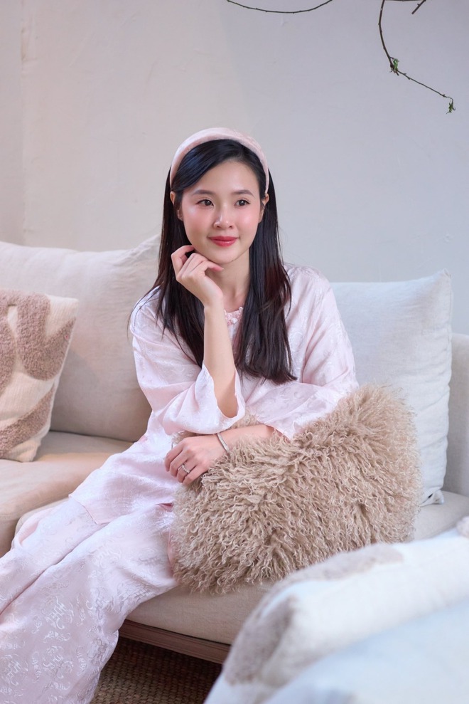 Nghệ sĩ Việt đón Tết 2026: Decor nhà đẹp như tranh, góc nào cũng có thể trở thành background "sống ảo"- Ảnh 17.