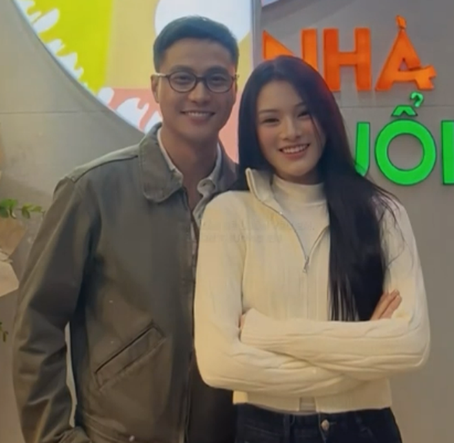 Diễn viên Thanh Sơn đang hẹn hò với Hoa khôi kém 15 tuổi?- Ảnh 5. Diễn viên Thanh Sơn đang hẹn hò với Hoa khôi kém 15 tuổi?- Ảnh 5.