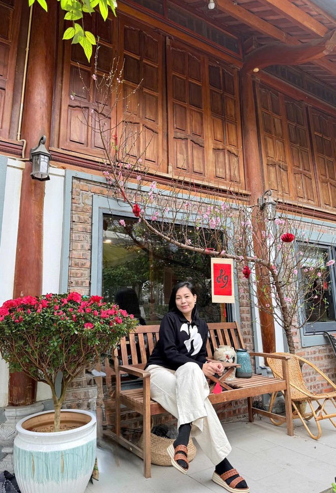 Nghệ sĩ Việt đón Tết 2026: Decor nhà đẹp như tranh, góc nào cũng có thể trở thành background "sống ảo"- Ảnh 10.