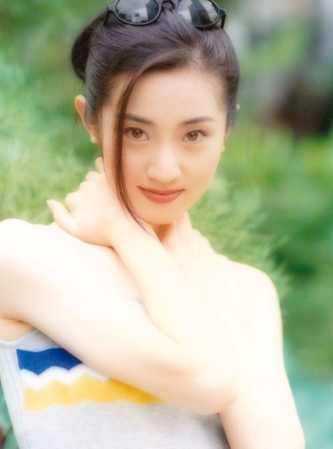 "Kiều nữ chứng khoán showbiz" sắp cưới lần 2, hôn phu là soái ca ngành bảo hiểm và có con riêng- Ảnh 4. "Kiều nữ chứng khoán showbiz" sắp cưới lần 2, hôn phu là soái ca ngành bảo hiểm và có con riêng- Ảnh 4.