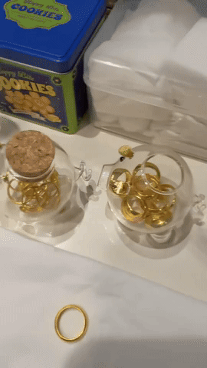 Ngừng mua từ lúc giá vàng 90 triệu 1 cây, ca sĩ VBiz tiết lộ: "3 KHÔNG" khi mua vàng- Ảnh 3. Ngừng mua từ lúc giá vàng 90 triệu 1 cây, ca sĩ VBiz tiết lộ: "3 KHÔNG" khi mua vàng- Ảnh 3.