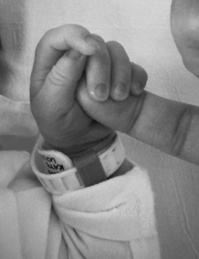 "Tóm dính" Song Joong Ki và vợ Tây hiếm hoi lộ diện, nhan sắc cam thường hút hơn 40 triệu lượt xem- Ảnh 5.