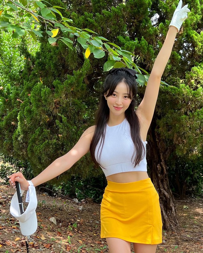 Cả showbiz chưa thấy ai như mỹ nhân này, vào đại học bố phải theo sát canh chừng không rời nửa bước- Ảnh 2. Cả showbiz chưa thấy ai như mỹ nhân này, vào đại học bố phải theo sát canh chừng không rời nửa bước- Ảnh 2.