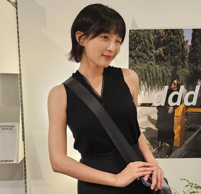 Cả showbiz chưa thấy ai như mỹ nhân này, vào đại học bố phải theo sát canh chừng không rời nửa bước- Ảnh 7. Cả showbiz chưa thấy ai như mỹ nhân này, vào đại học bố phải theo sát canh chừng không rời nửa bước- Ảnh 7.