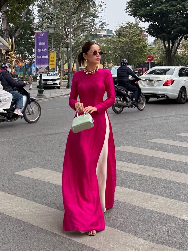 Đại mỹ nhân và dâu hào môn nức tiếng giống nhau đến lạ ngày đầu năm- Ảnh 9. Đại mỹ nhân và dâu hào môn nức tiếng giống nhau đến lạ ngày đầu năm- Ảnh 9.