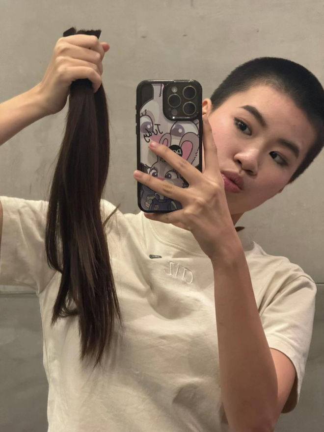 Nữ chính Thỏ Ơi!! bị khui lại quá khứ cạo đầu gây sốc, chỉ xem Trấn Thành là ngoại lệ?- Ảnh 7. Nữ chính Thỏ Ơi!! bị khui lại quá khứ cạo đầu gây sốc, chỉ xem Trấn Thành là ngoại lệ?- Ảnh 7.