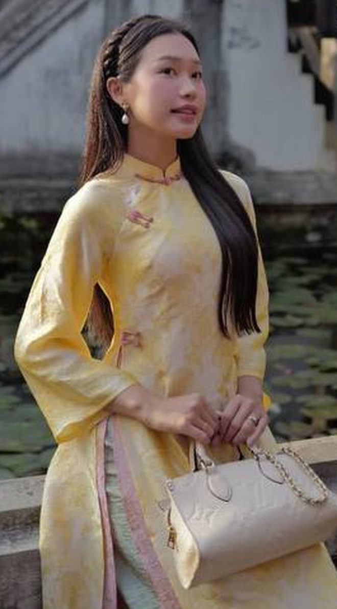 Văn Hậu du xuân cùng nhà vợ, mẹ Doãn Hải My gây sốt vì visual trẻ đẹp, một chín một mười với con  - Ảnh 12.