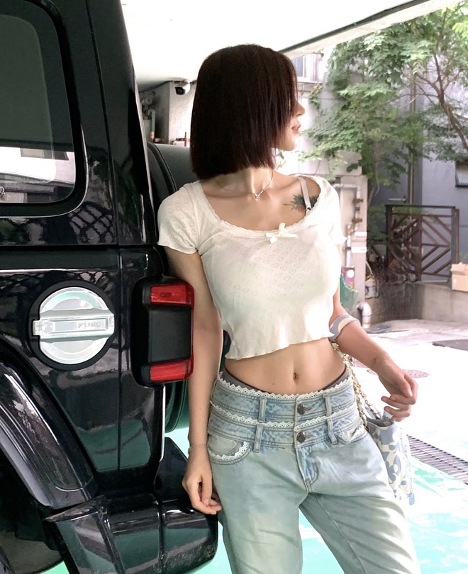 Nữ pháp sư Gen Z đang khiến cả cõi mạng phải ồn: Mẹ 1 con nhưng body không thua gì idol- Ảnh 12. Nữ pháp sư Gen Z đang khiến cả cõi mạng phải ồn: Mẹ 1 con nhưng body không thua gì idol- Ảnh 12.