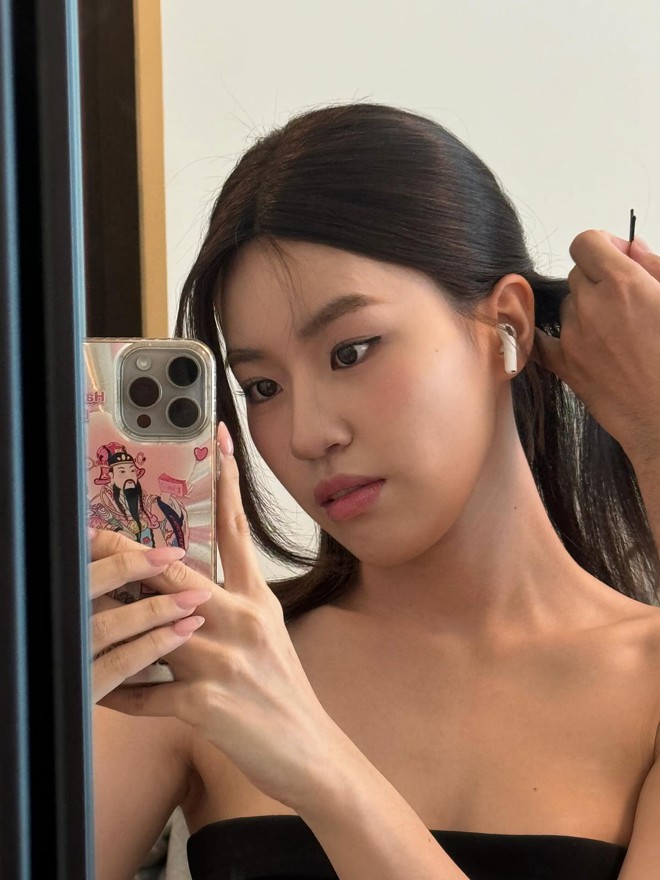 Nữ chính Thỏ Ơi!! bị khui lại quá khứ cạo đầu gây sốc, chỉ xem Trấn Thành là ngoại lệ?- Ảnh 4. Nữ chính Thỏ Ơi!! bị khui lại quá khứ cạo đầu gây sốc, chỉ xem Trấn Thành là ngoại lệ?- Ảnh 4.