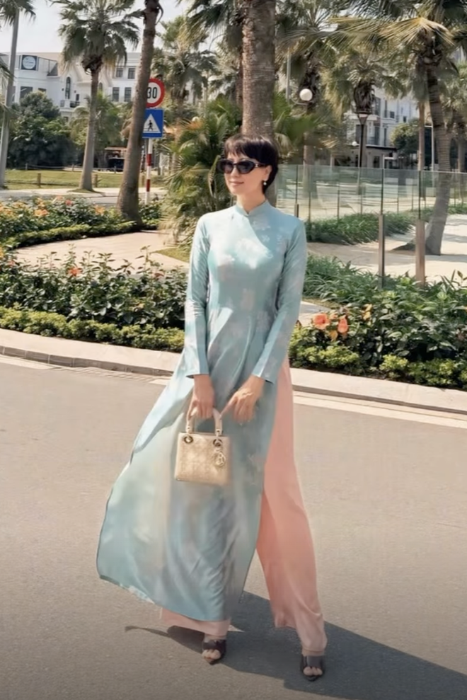 Văn Hậu du xuân cùng nhà vợ, mẹ Doãn Hải My gây sốt vì visual trẻ đẹp, một chín một mười với con  - Ảnh 4.