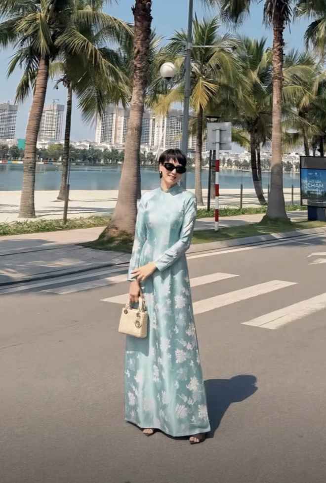 Văn Hậu du xuân cùng nhà vợ, mẹ Doãn Hải My gây sốt vì visual trẻ đẹp, một chín một mười với con  - Ảnh 3.