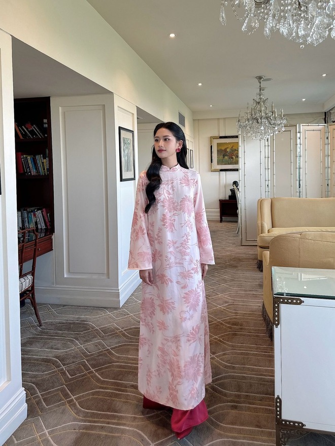 Hết Tết: Đại hội thanh lý áo dài lên ngôi, giá rẻ chưa từng thấy - Ảnh 9.