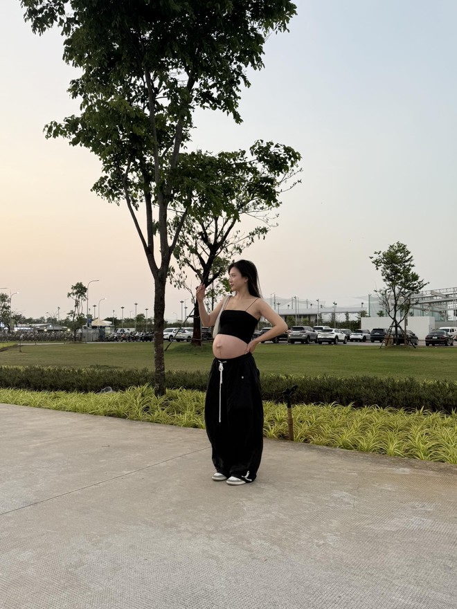 Từ hot girl mặt mộc đến mẹ bỉm dáng xịn: Trâm Anh chưa lúc nào hết slay - Ảnh 4.