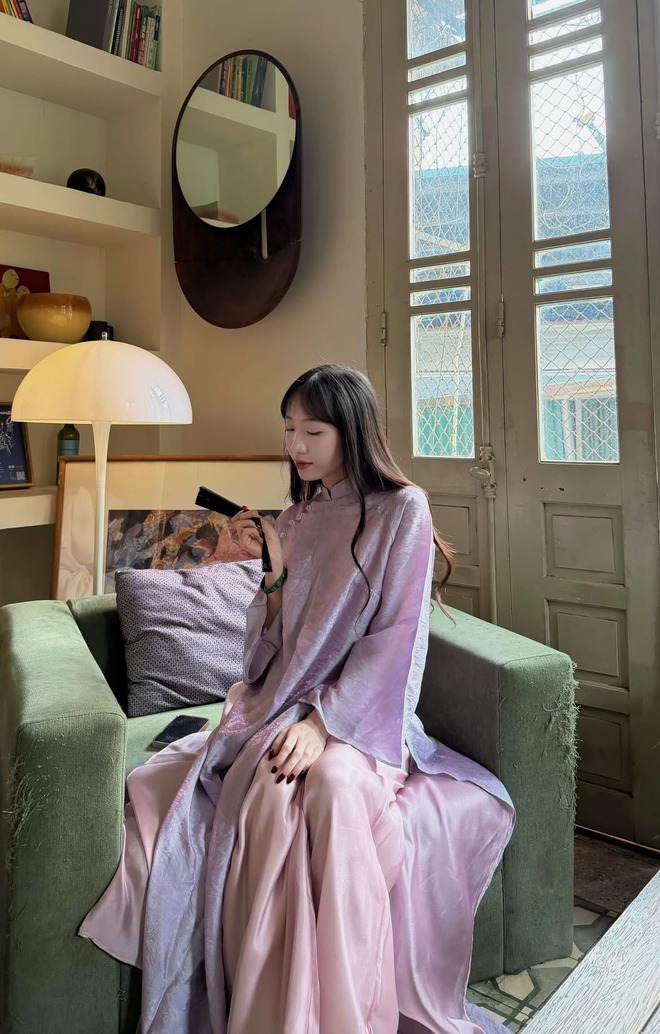 Hết Tết: Đại hội thanh lý áo dài lên ngôi, giá rẻ chưa từng thấy - Ảnh 11.