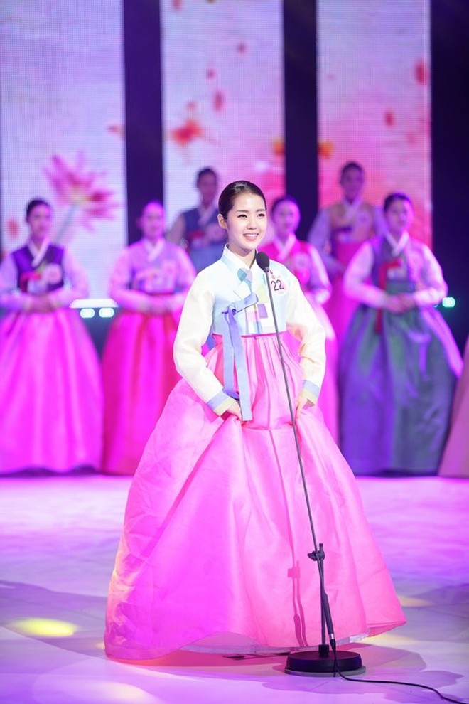 Diễn viên "xấu lạ" cưới vợ kém 9 tuổi, ngờ đâu lại là Hoa hậu đẹp nức tiếng!- Ảnh 4. Diễn viên "xấu lạ" cưới vợ kém 9 tuổi, ngờ đâu lại là Hoa hậu đẹp nức tiếng!- Ảnh 4.