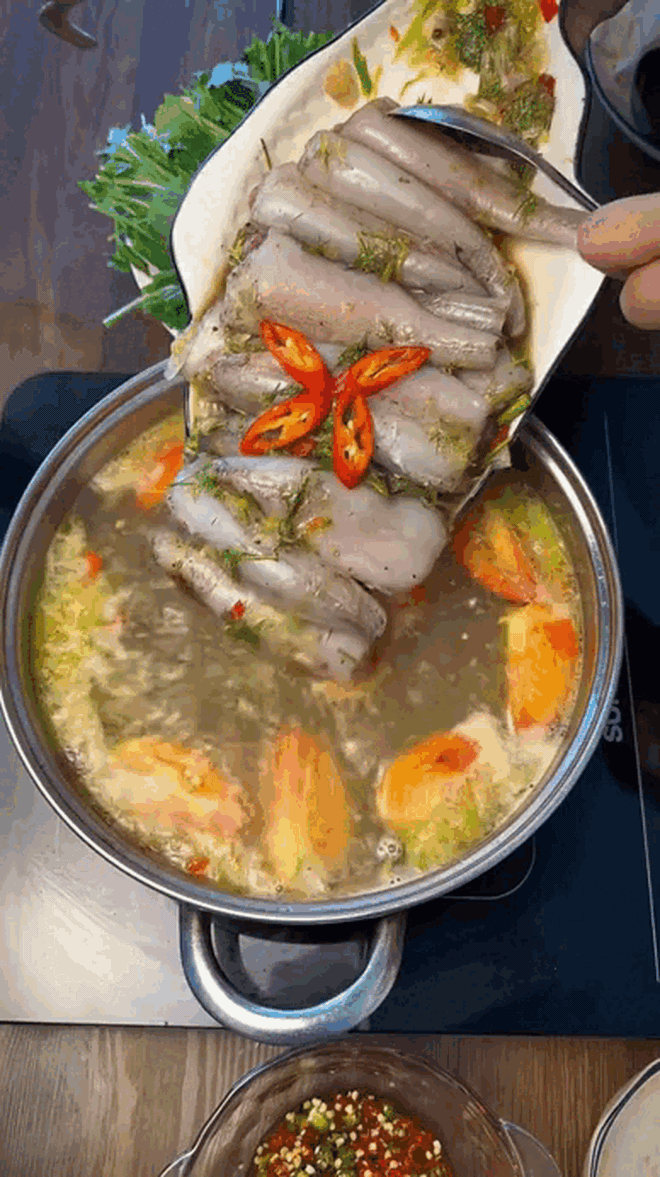 Loài cá mềm như cháo, "đặt vào môi trôi vào họng" giá 1 triệu đồng/kg "cháy hàng" ngày đầu năm, có tiền cũng khó mua - Ảnh 3.