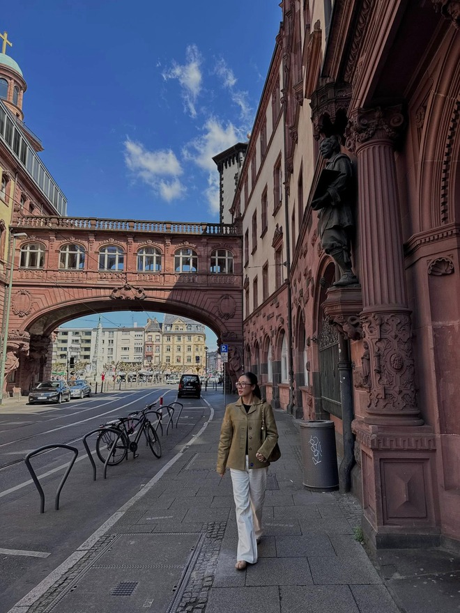 Cô gái hot nhất Thỏ Ơi!!: Thoại câu nào cũng chấn động, mặc đẹp cả trong phim lẫn ngoài đời- Ảnh 12.