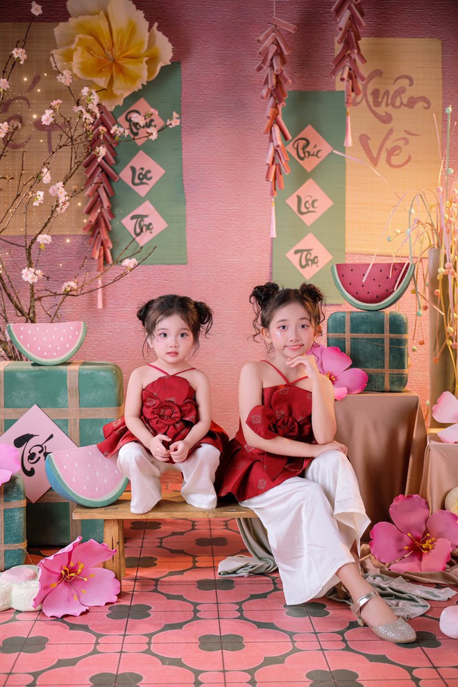 Khung hình đẹp như tranh vẽ gây bão của 3 cực phẩm nhà Khánh Thi - Phan Hiển: Lisa, Anna xinh yêu như thiên thần - Ảnh 3.