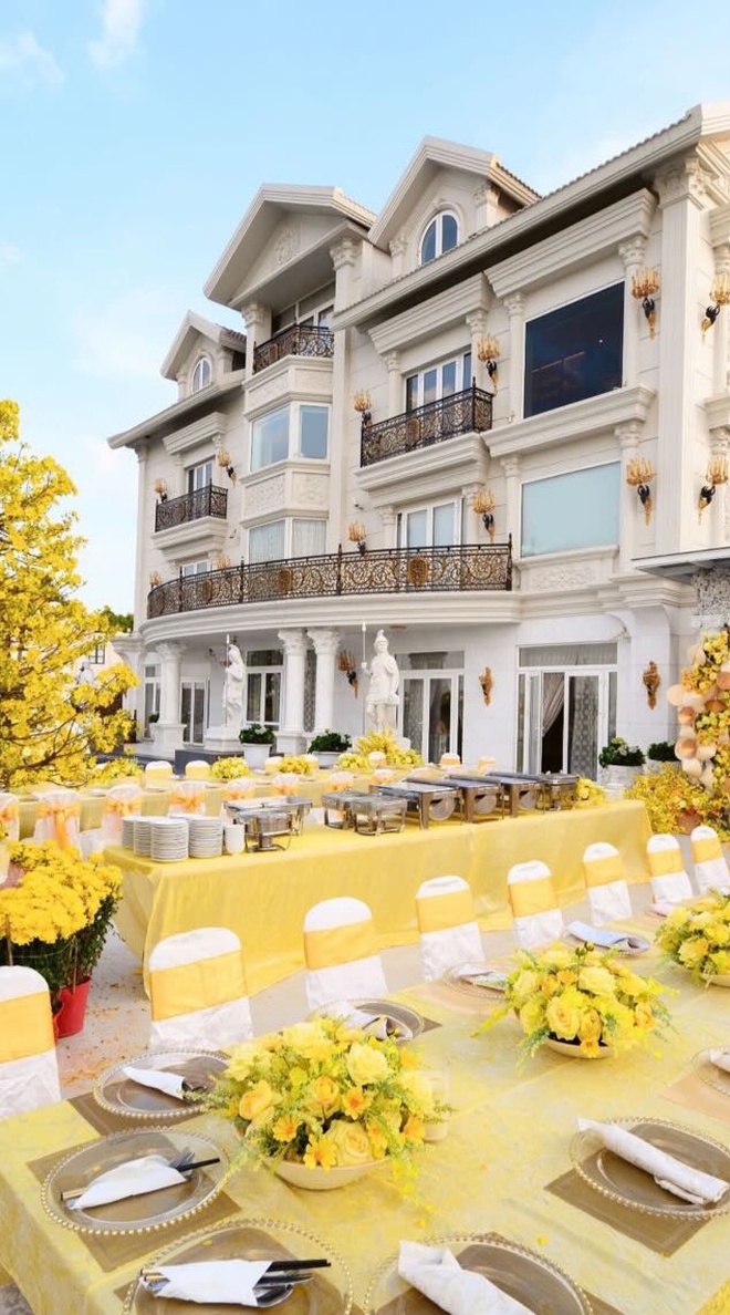 Cảnh dát vàng trong biệt thự nhà tỷ phú Johnathan Hạnh Nguyễn - Ảnh 1.