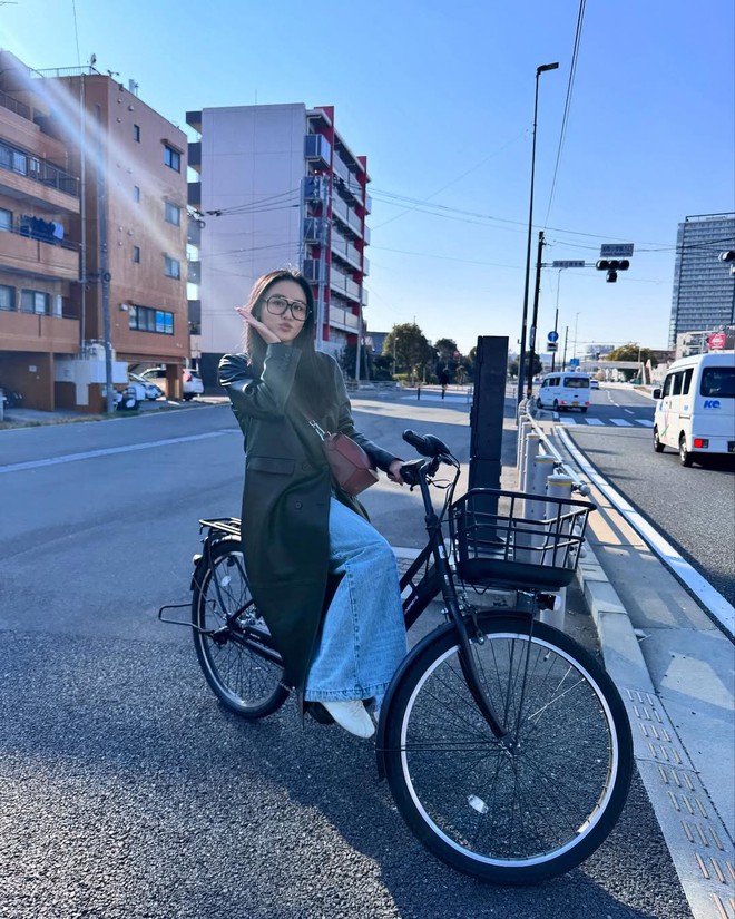 Cô gái hot nhất Thỏ Ơi!!: Thoại câu nào cũng chấn động, mặc đẹp cả trong phim lẫn ngoài đời- Ảnh 9.