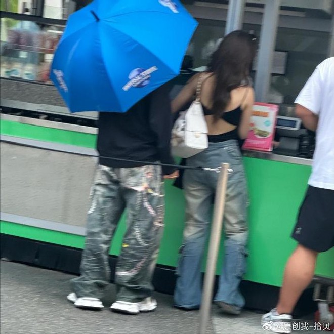 Danh tính bạn gái mới của Huỳnh Hiểu Minh: Kém 22 tuổi, mới yêu đã hưởng đặc quyền chưa tình cũ nào có được- Ảnh 3.