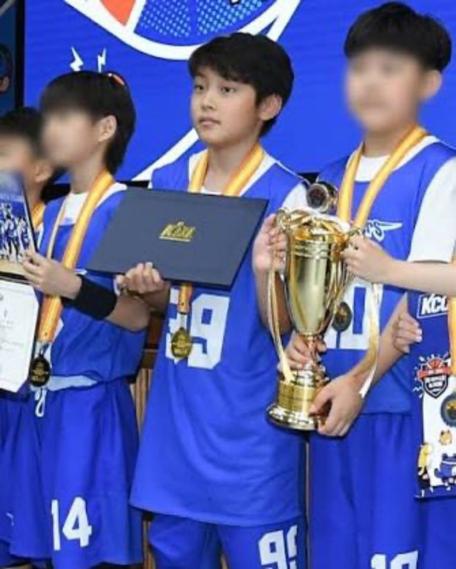 Hình ảnh gây sửng sốt về nhan sắc con trai Lee Byung Hun và mỹ nhân Vườn Sao Băng - Ảnh 3.